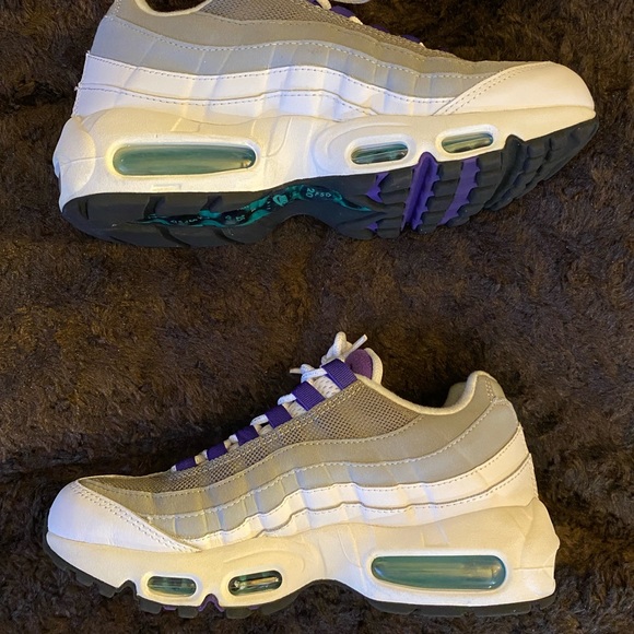 Nike Air Max 95 "Grape" - Picture 3 of 12
